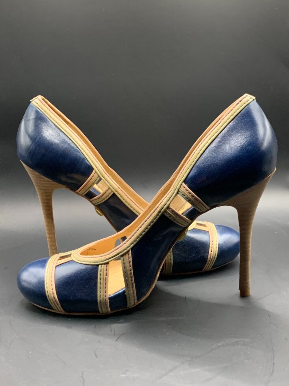 RARE L.A.M.B. Gwen Stefani, Brianna, NEW w/ BOX, Size 9M, All Leather Heels